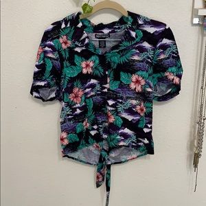 Hot topic Hawaiian top
